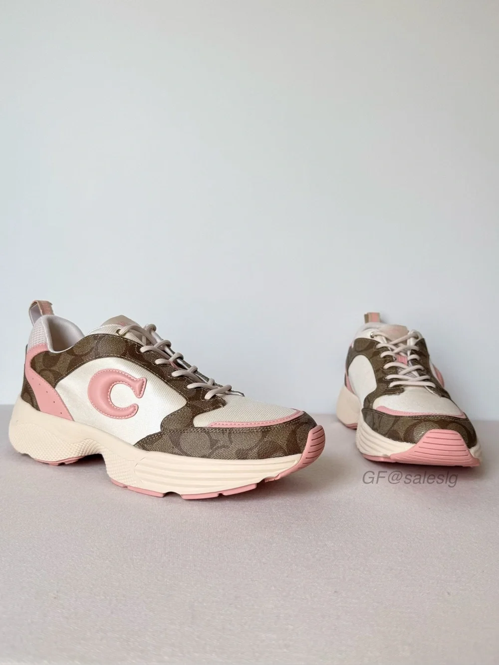 NWT Coach C275 Tech lady’s Runner Sneaker Pink Signature size 11B CI071